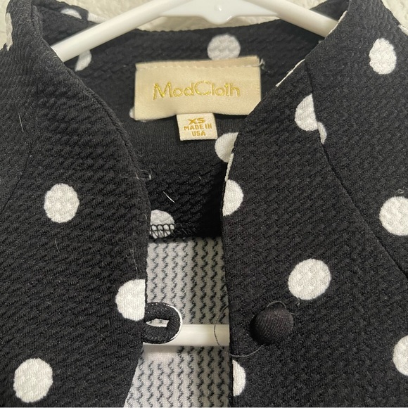 ModCloth | Black and White Key Hole Polka Dot Blouse - Picture 4 of 7